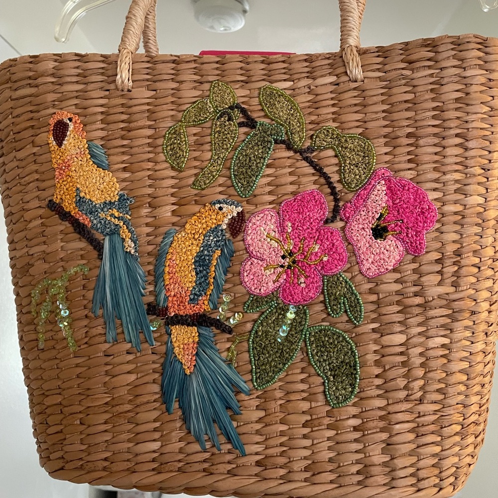 Tommy Bahama, fully lined summer bag